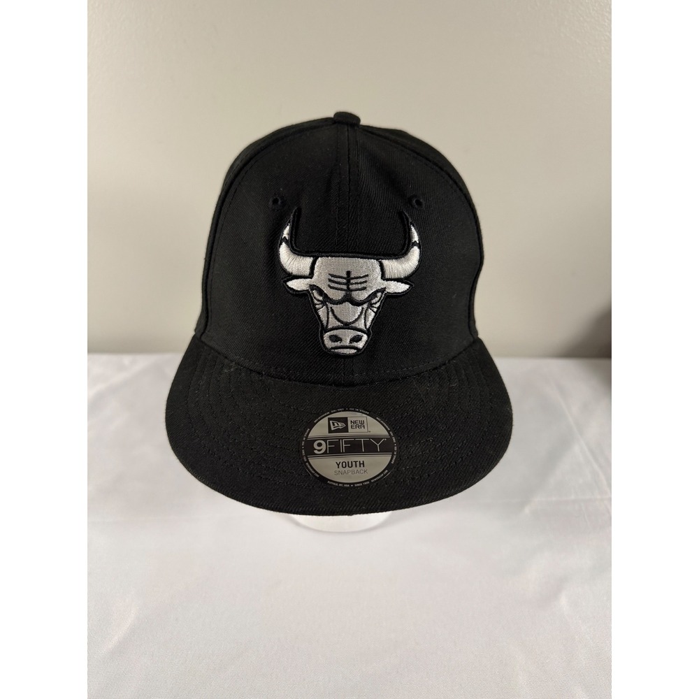 New Era 9FIFTY Youth Chicago Bulls Snapback Hat Black Silver NBA Cap Kids